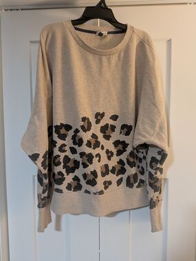 Cabana by Crown & Ivy Leopard print sweatshirt Size S Oversized Fit